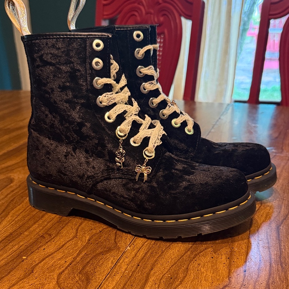 Dr. Martens velvet 1460 vegan